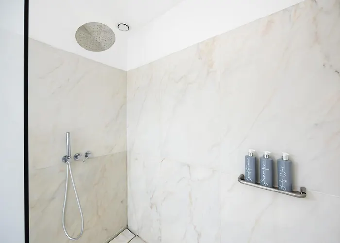 Boutique In The Heart Of ! Lemonn B