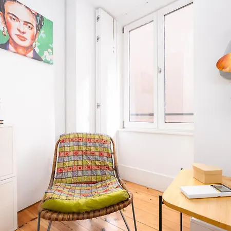 Boutique In The Heart Of ! Lemonn B Лісабон