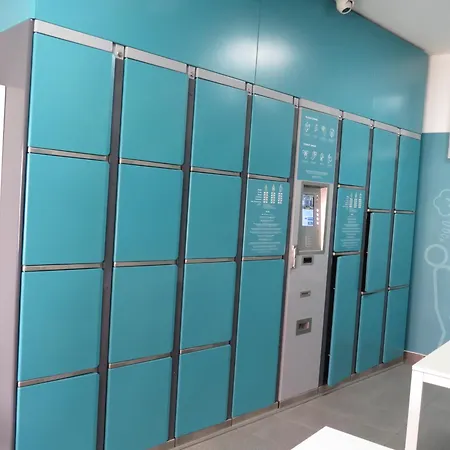 Boutique In The Heart Of ! Lemonn B * Лісабон